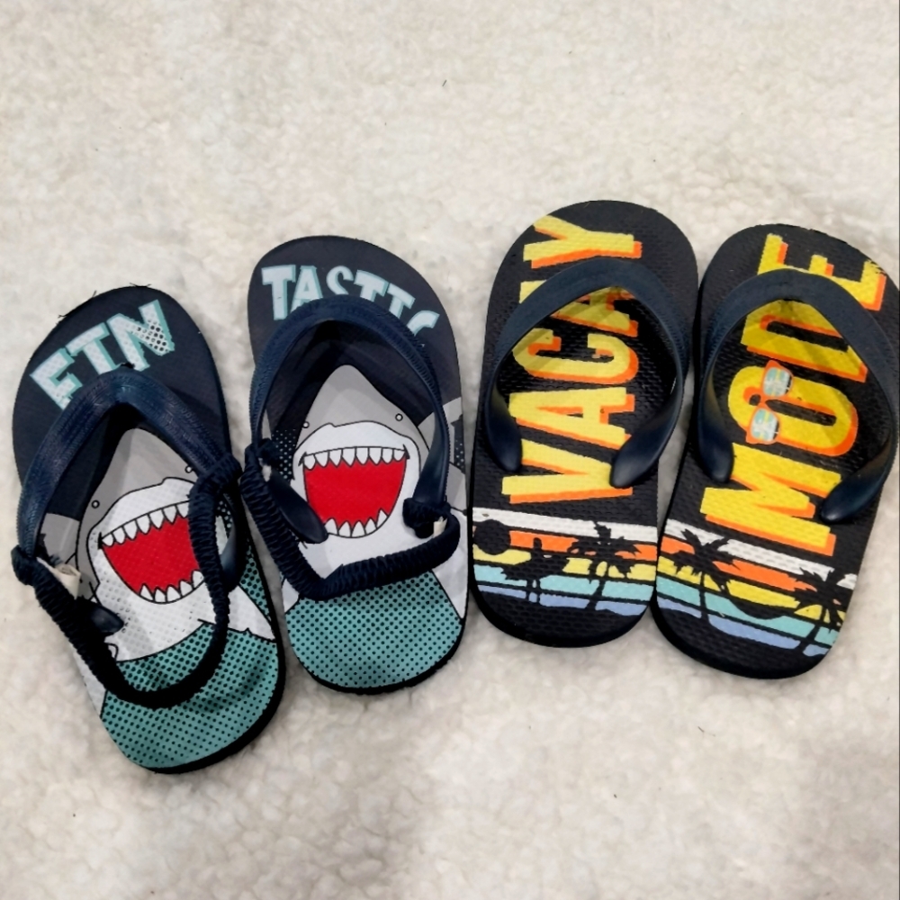 Est.89 kids summer flip flops sandals shark vacay mode blue size 10-11